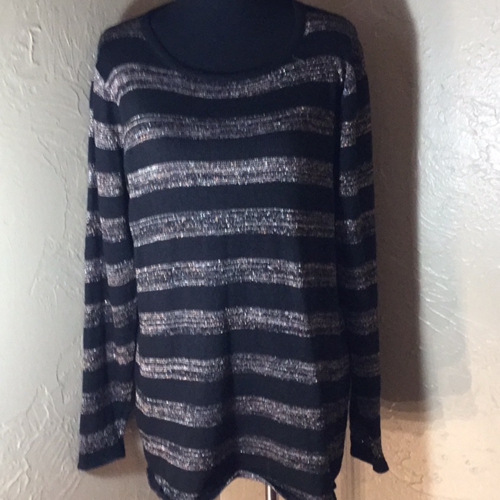 VioletRuby sweater top size large